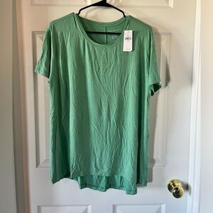 Women’s American Eagle basic tee. NWT